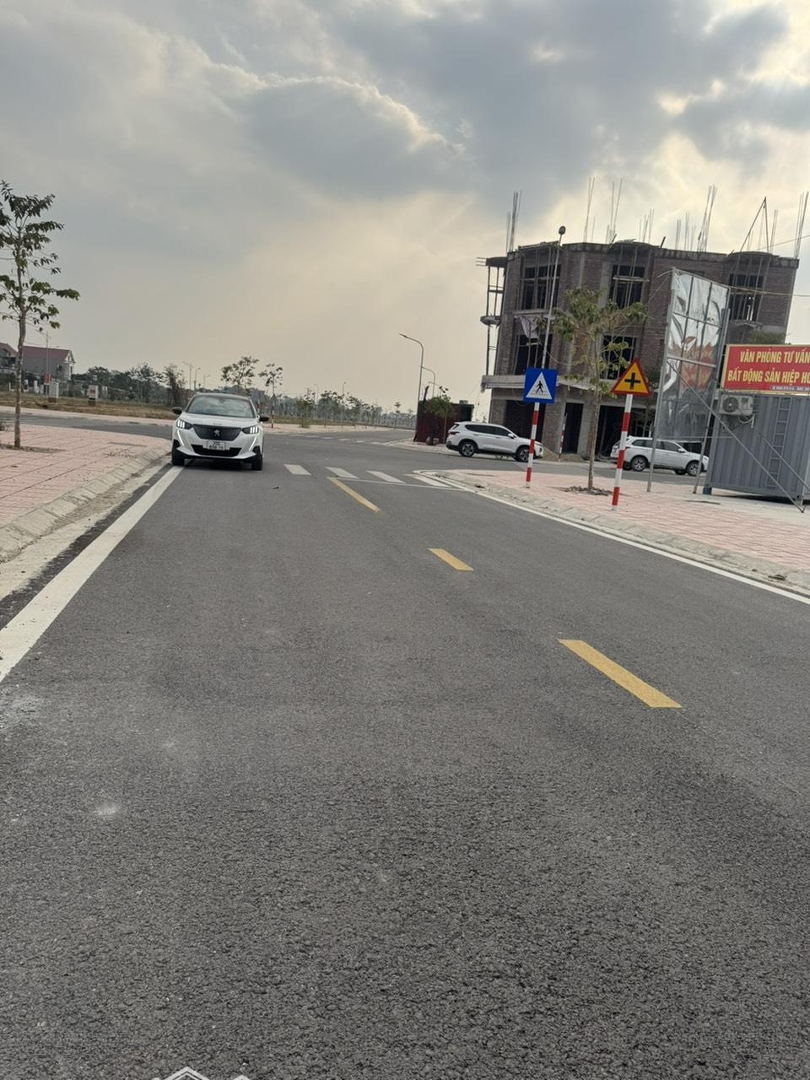 Bán Đất Kdc Số 4, Tt Thắng, Hiệp Hoà, Bg 113M2,Mặt Tiền6M, View Đất Trống, Làn 2 Đường Bắc Nam 2.2 Tỷ