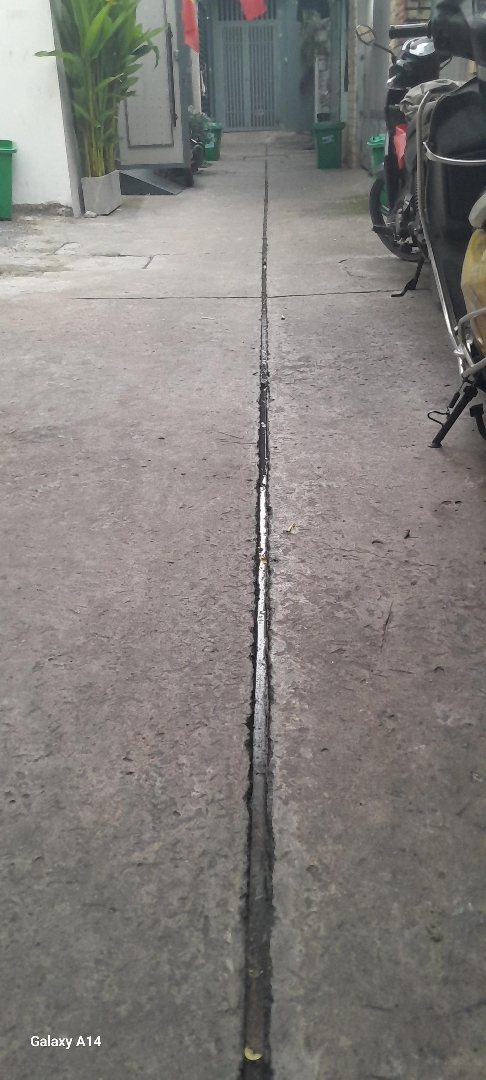 Bán Nhà Hẻm 4M Nhất Chi Mai,Diện Tích4.7 X 12M. Cấp 4. Ngay Nhà Ga T3