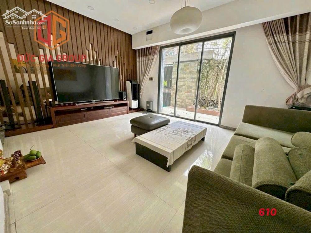 Giá ngộp rẻ..17 tỷ. Bán biệt thự 2 lầu siêu đẹp khu D2D P. Thống Nhất. 200m2.