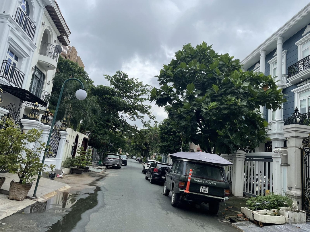 Bán Bt Mỹ Hưng, 50 Tỷ, 180.5M2, 4 Phòng Ngủ 5 Vệ Sinh Giá Ưu Đãi Tại Nguyễn Văn Linh, Tân Phong, Q7, Hcm