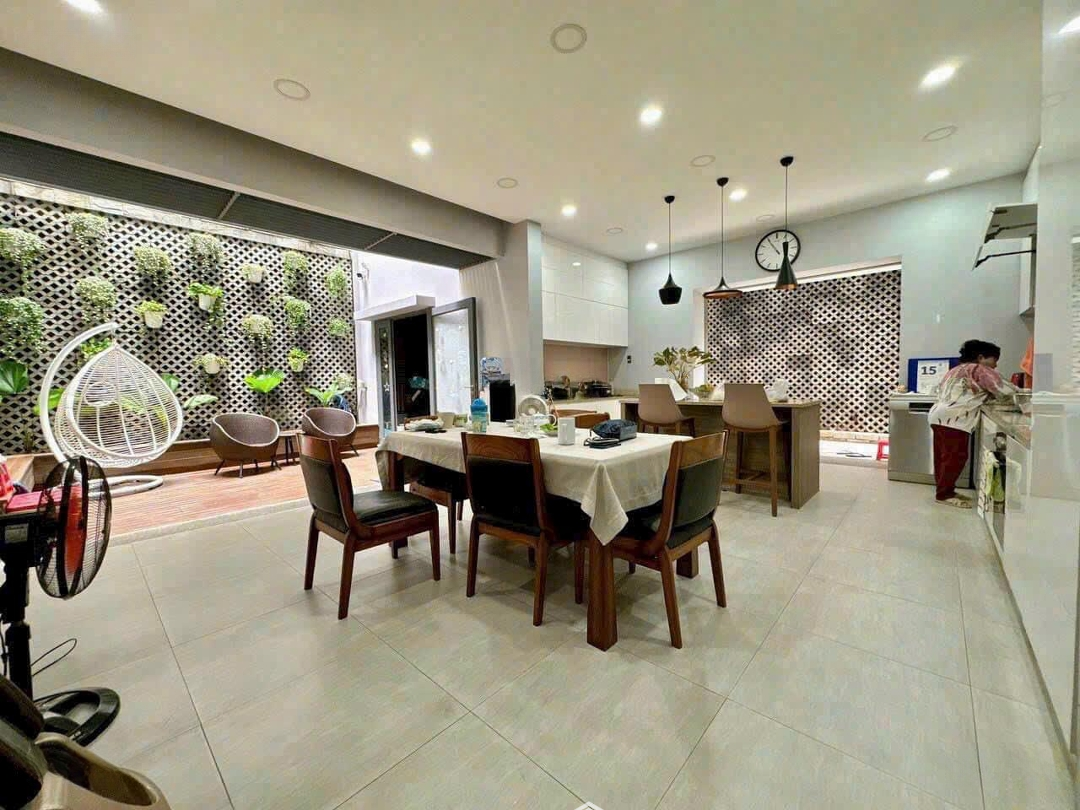 Giá Ngộp Rẻ..chỉ 17 Tỷ. Bán Biệt Thự 2 Lầu Siêu Đẹp Khu Vip D2D P. Thống Nhất.diện Tích200M2.