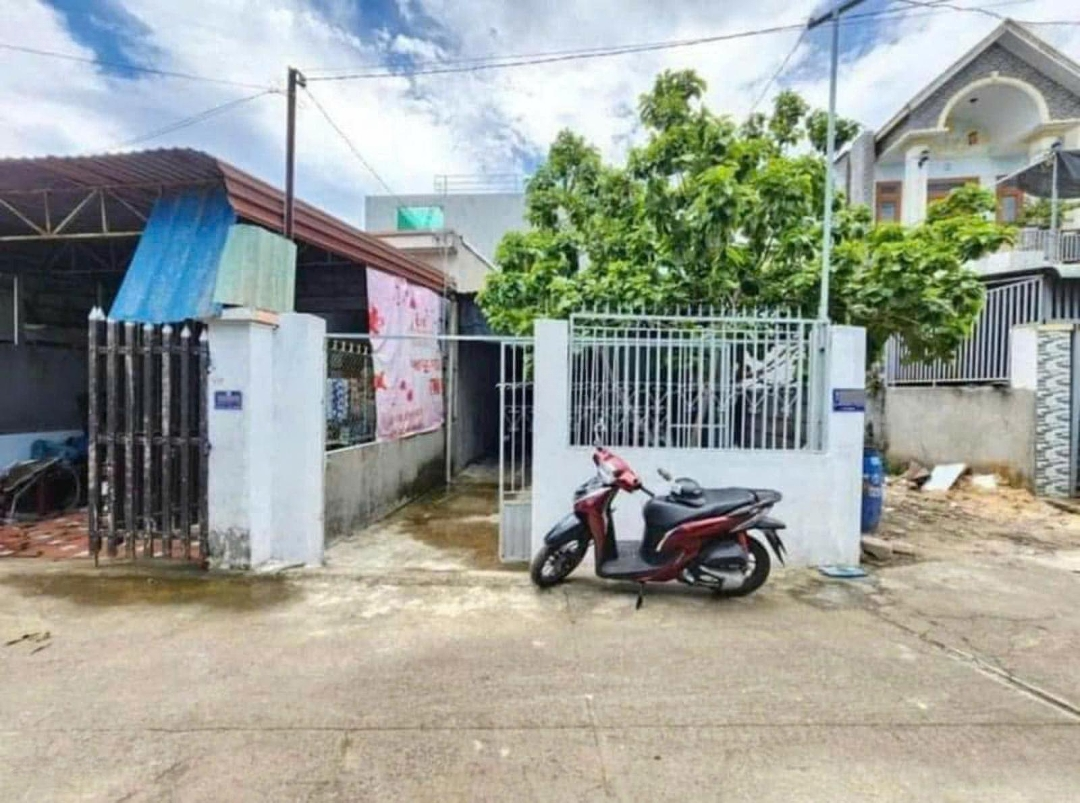 Cần Bán Căn Nhà Cấp 4 Ngay Đường Lê Hồng Phong, Chỗ Ngã Tư Chiêu Liêudiện Tích97M2(5X20) Đường 6M Xe Tải