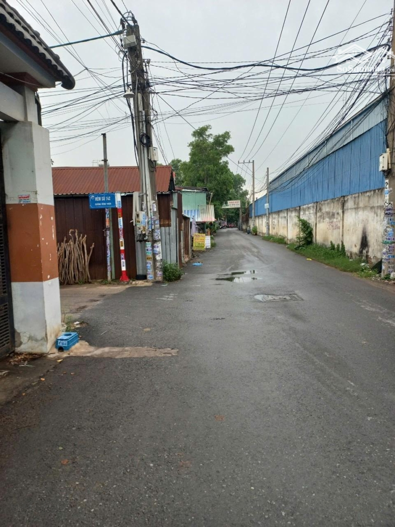 Cần Bán Căn Nhà Cấp 4 Ngay Đường Lê Hồng Phong, Chỗ Ngã Tư Chiêu Liêudiện Tích97M2(5X20) Đường 6M Xe Tải