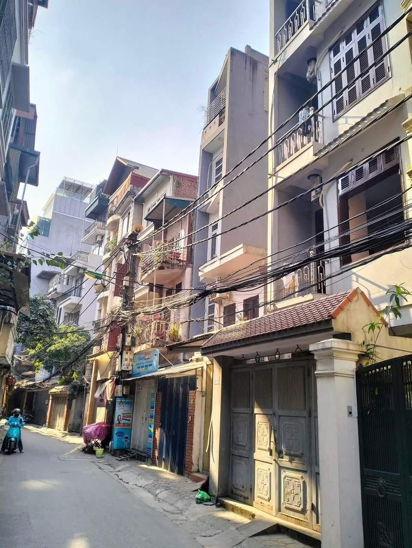 Bán Nhà Mặt Đường Đê Tô Hoàng Phố Bạch Mai 67M2 X 5 Tầng 1 Tum