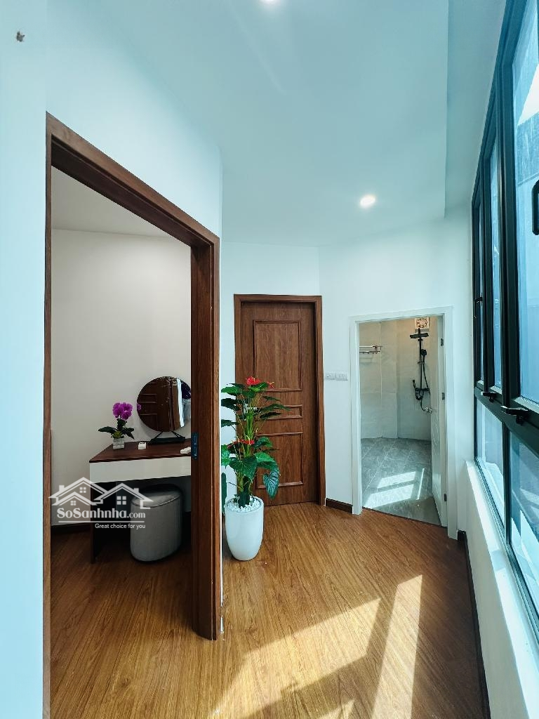 Bán Nhà Mặt Đường Đê Tô Hoàng Phố Bạch Mai 67M2 X 5 Tầng 1 Tum
