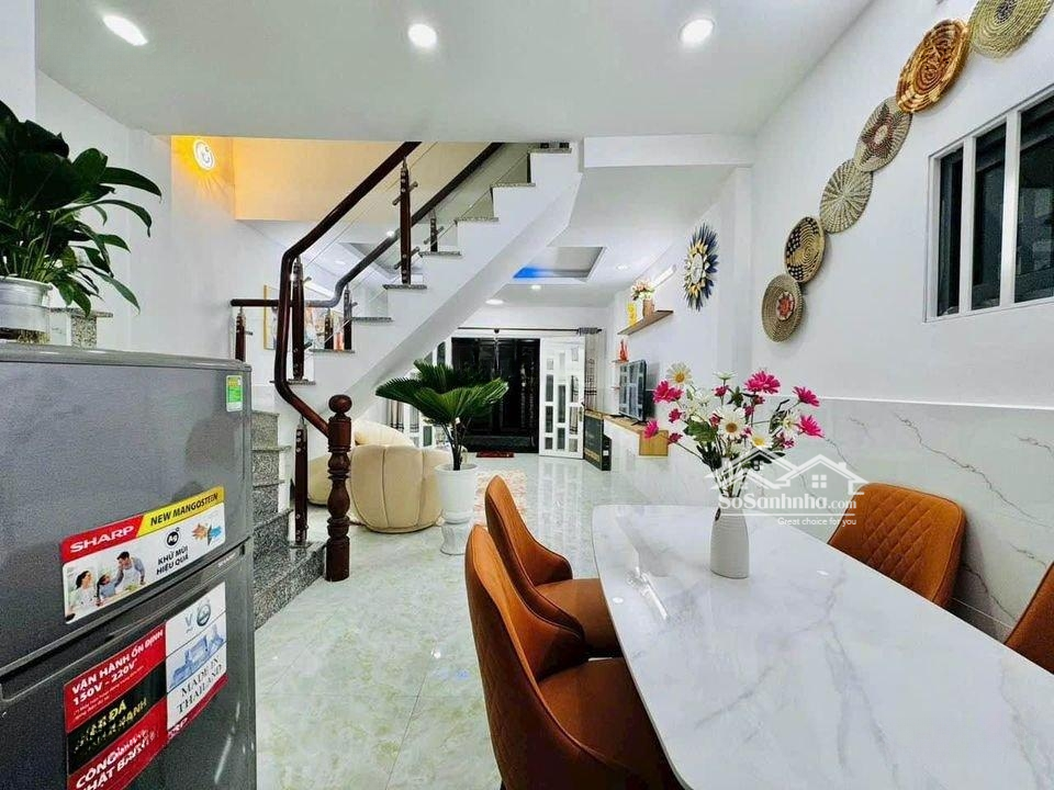 Bán Nhà Gấp Để Lo Việc Gia Đình, Tặng Full Nội Thất, Giảm Sâu Thêm 600 Triệu