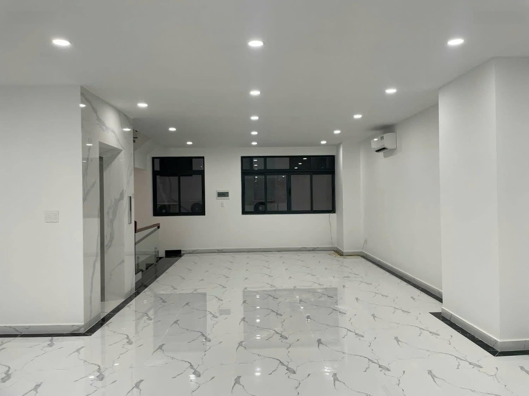 Cần Bán : Toà Nhà Ở Kết Hợp Cho Thuê Vạn Phúc City 10X17M, Hầm + 5 Tầng, Nguồn Thu 70 Triệu/Tháng