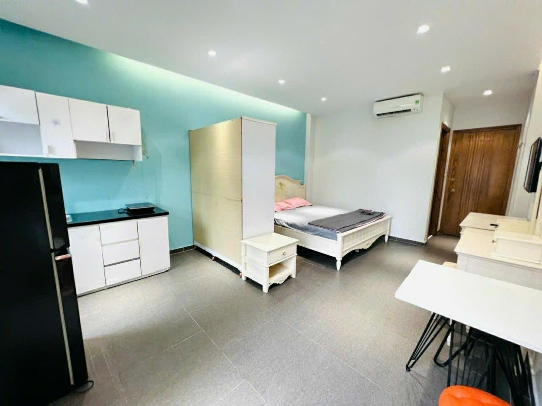 Cho Thuê Căn Hộ Ban Công- Đầy Đủ Nội Thất-Máy Giặt Riêng Ở Đ.lê Văn Sỹ Quận 3 Cách Q1, Tbình,Pn 5P
