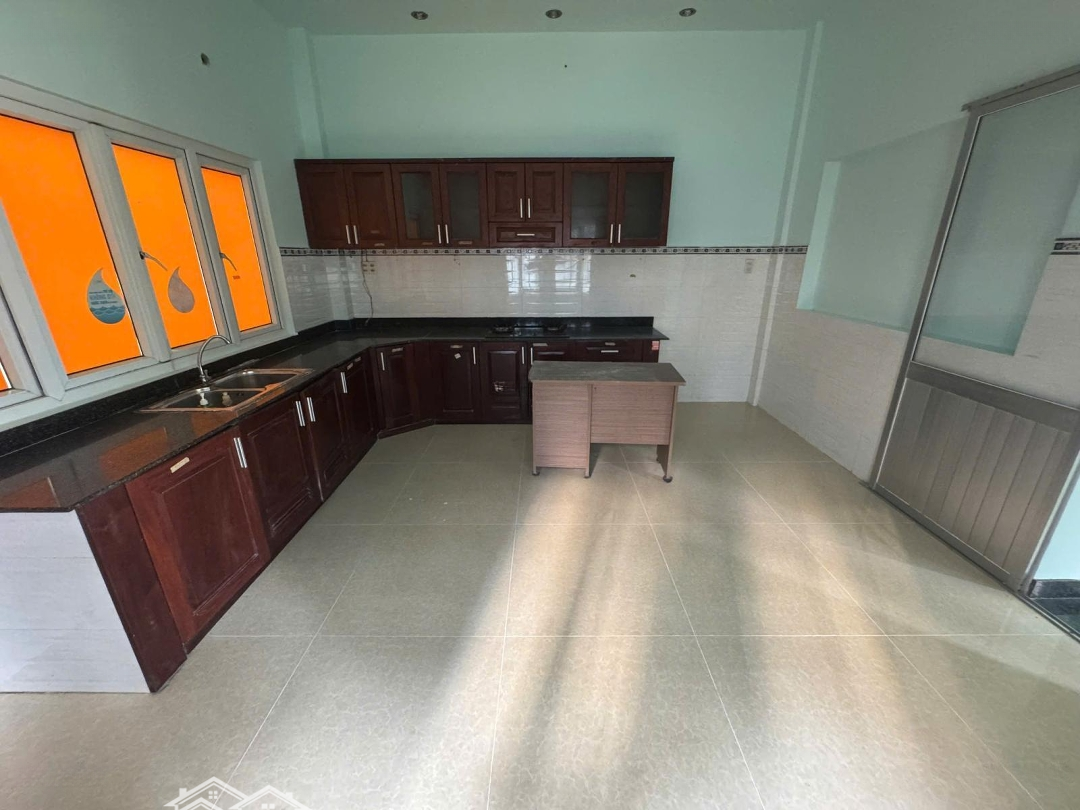 Cho Thuê Nhà Kdc Trung Sơn Giáp Ranh Giữ Quận 7, 8. Dt: 5X10M2. Nội Thất Đầy Đủ. Giá Thuê: 27 Triệu/Th.