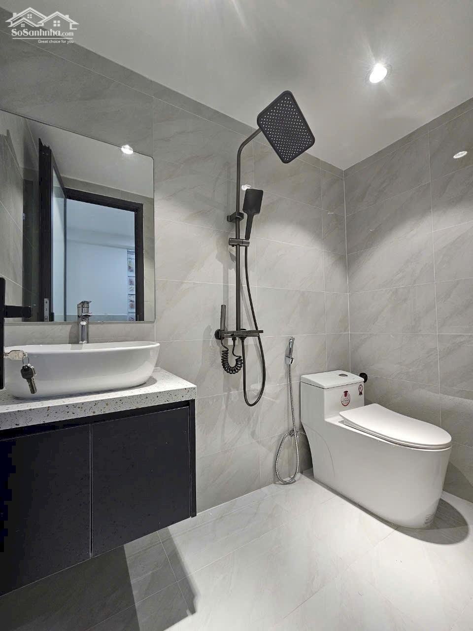 Nhà đẹp lô góc 2 mặt kiệt Lê Đình Dương. Diện tích 33m2. Chỉ 2.8 tỷ