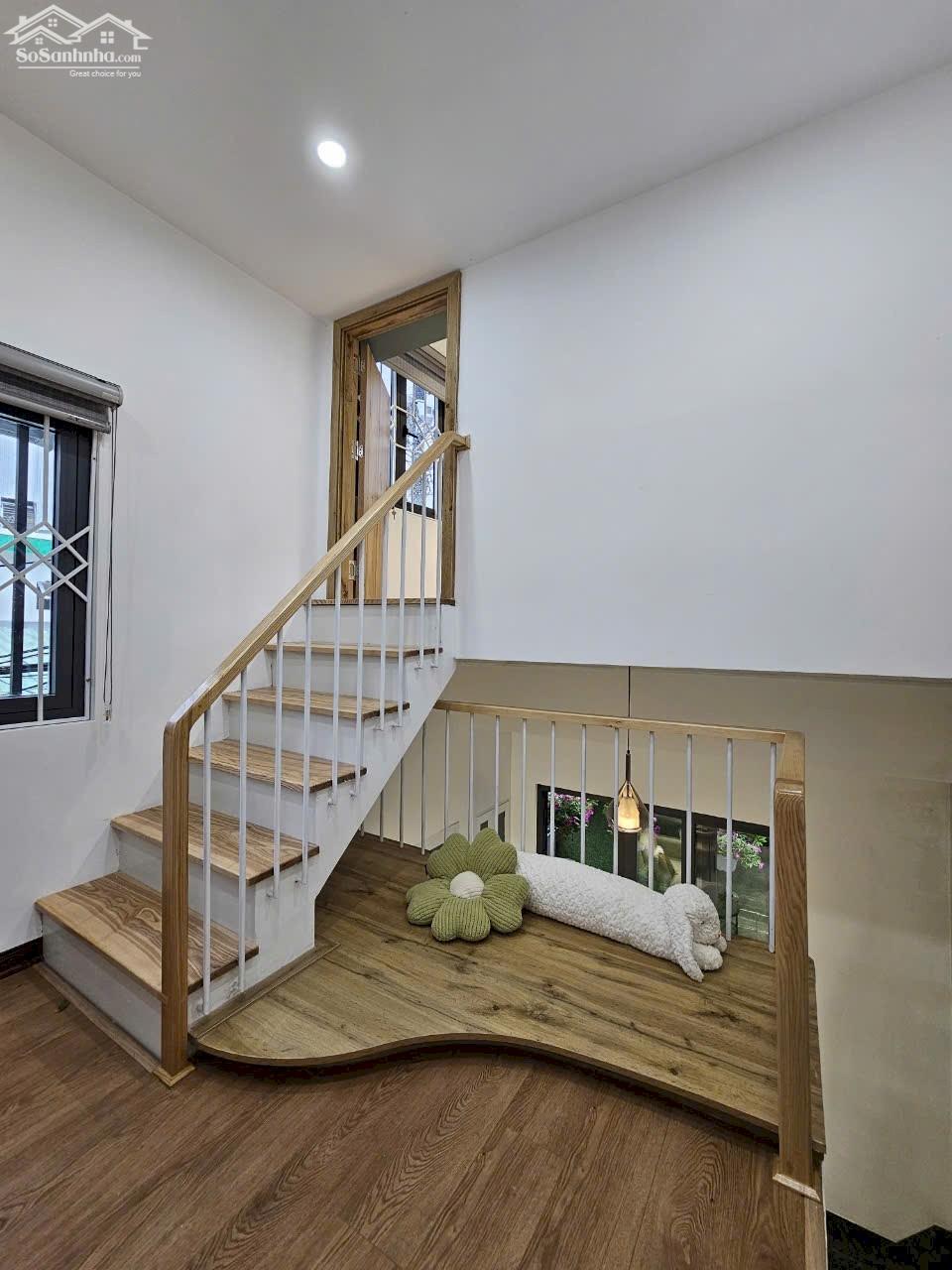 Nhà đẹp lô góc 2 mặt kiệt Lê Đình Dương. Diện tích 33m2. Chỉ 2.8 tỷ