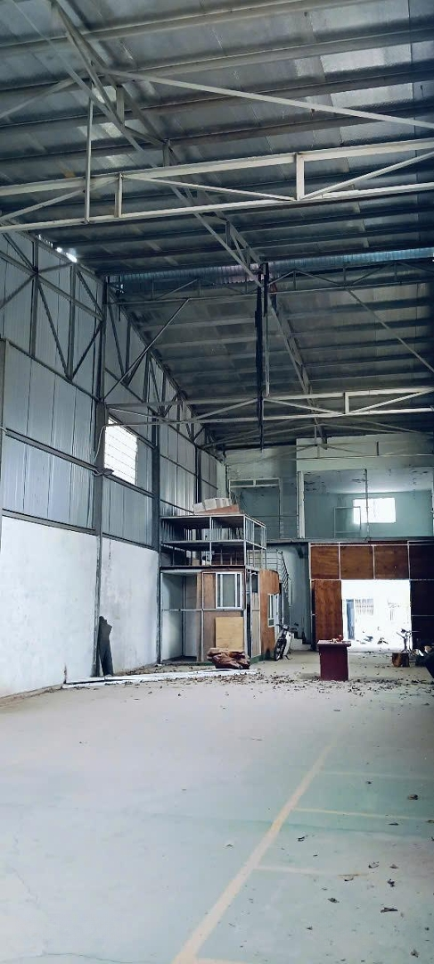 Cho Thuê Nhà Xưởng Làm Vp, Showroom ,Kho Hàng,Mặt Đường 70 , Đại Mỗ .Diện Tích310M2.Mặt Tiền9M. Giá Bán 35 Triệu.