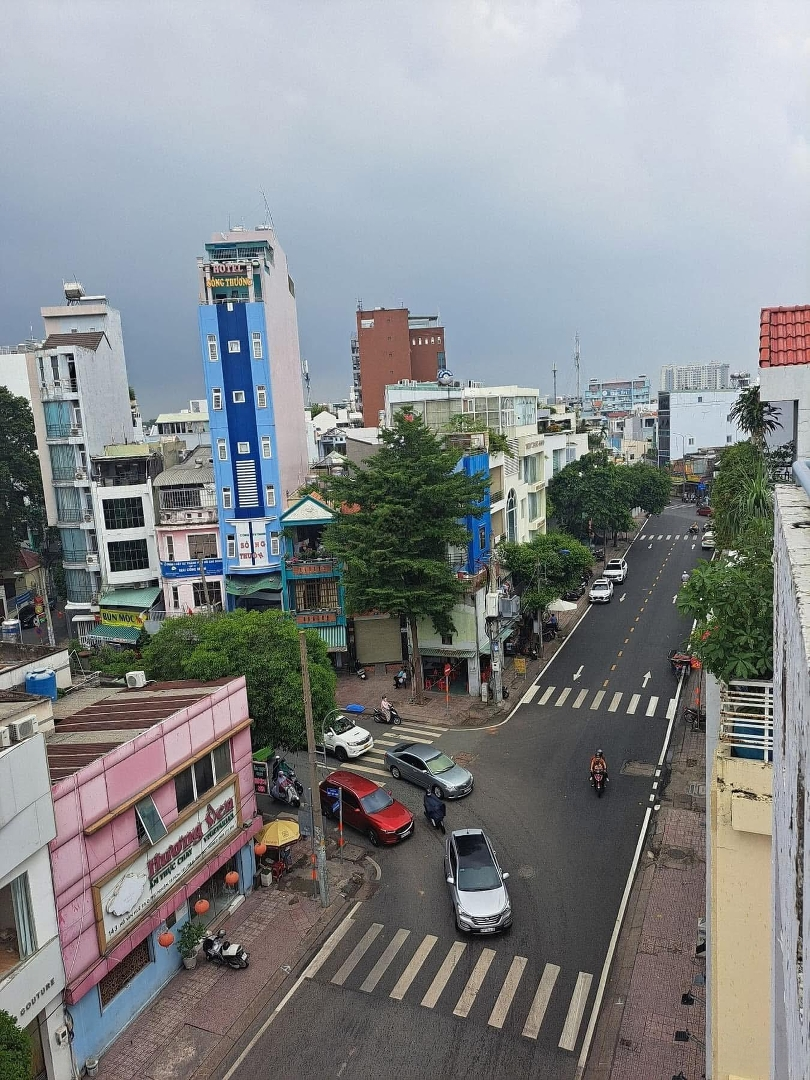 Bán Mtkdhẽm Xe Hơibến Vân Đồn Giáp Quận Nhất - 90M2 6 Tầng 7 Phòng Ngủ- Có Thang Máy - Đang Kd - Tài Chính 16Ty