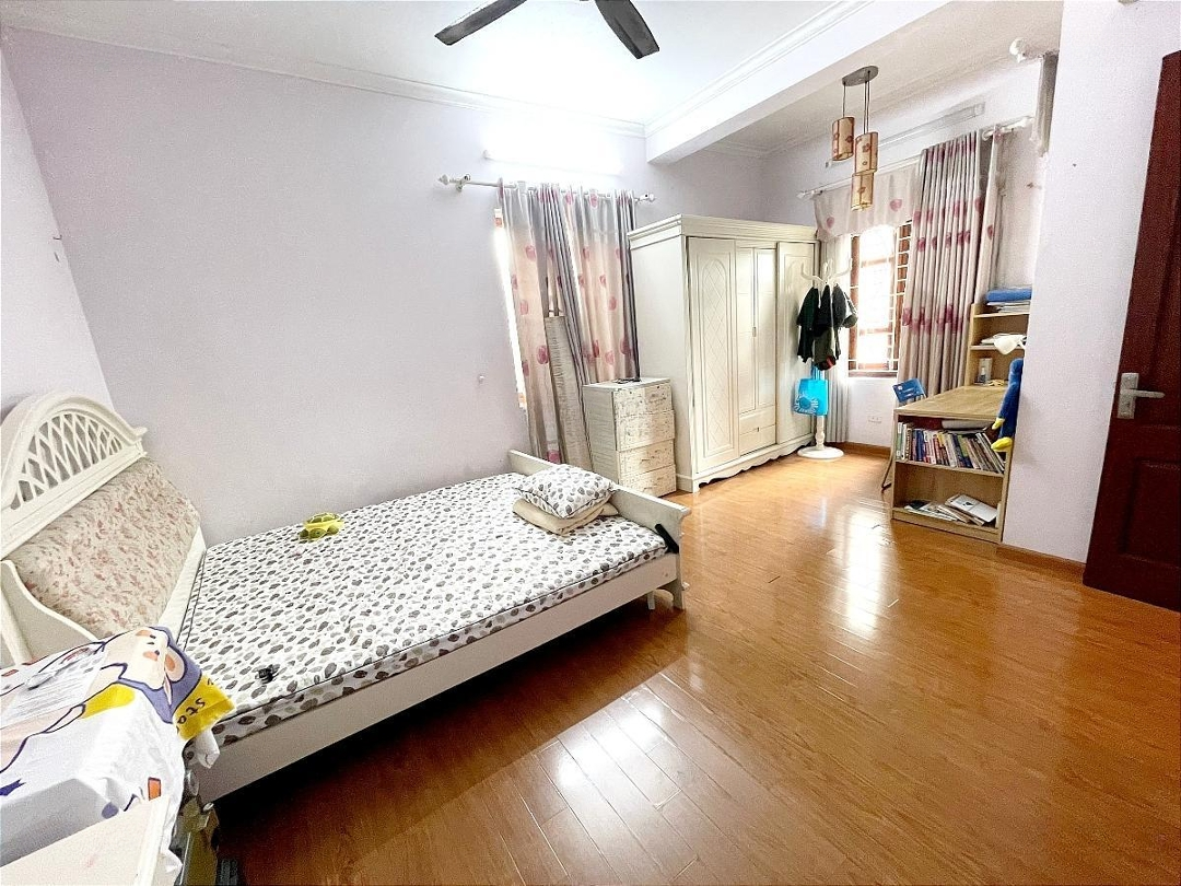 Lô Góc Nguyễn Phúc Lai, Phân Lô Bàn Cờ, Ô Tô Tránh, Kinh Doanh, Gần Phố, Sổ Đẹp, 74M*4T
