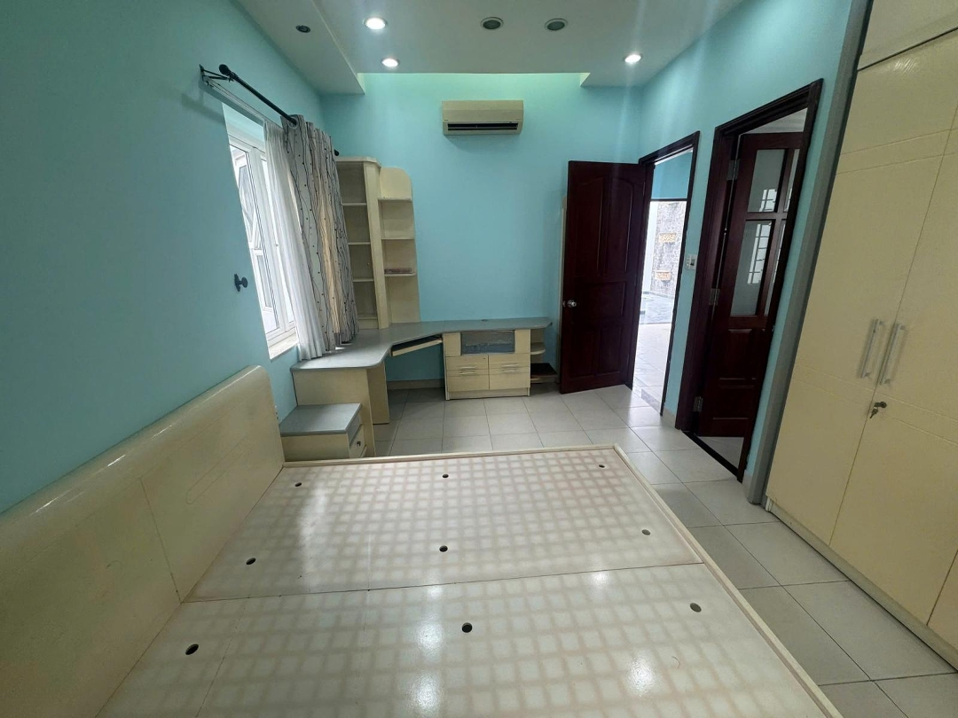 Bán Biệt Thự Khu Dân Cư Trung Sơn. 10X20M, Trệt, 2 Lầu, 6 Phòng, 5 Vệ Sinh Full Nt Giá Bán 30,5 Tỷ