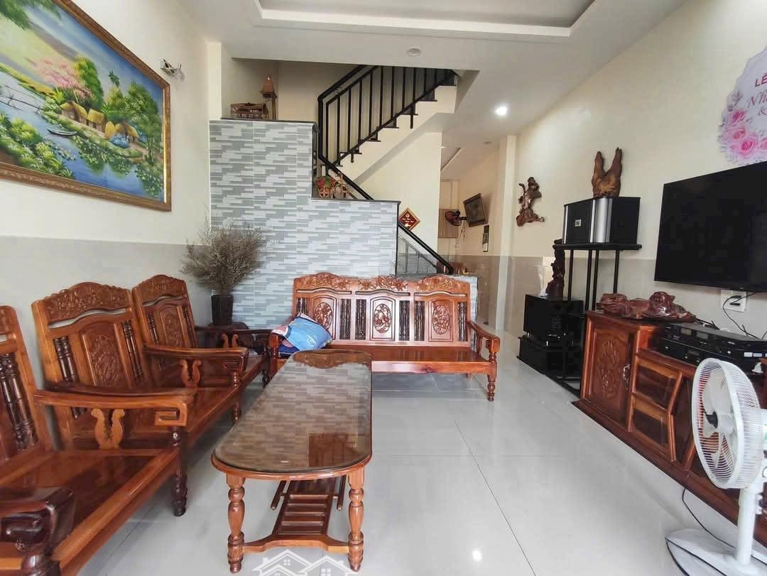 Kẹt Tiền Bán Nhanh Căn Nhà 3 Lầu 5 Phòng Ngủ 5 Vệ Sinhkdc Trường Lưu, Đường Thông 9M, Gần Vành Đai 3
