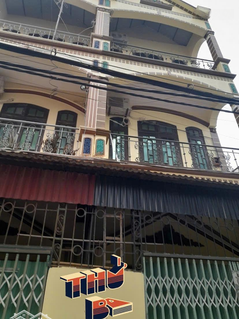 Hàng Nóng Lô Góc Ô Tô Qua, Ô Tô Vào , Kinh Doanh Tuyệt Vời.