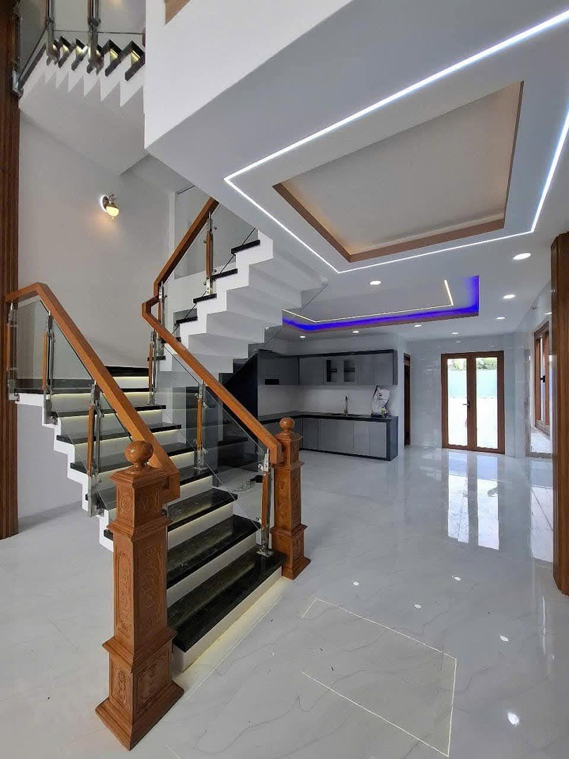 Nhà Trệt + Lửng + 1 Lầu 6X22M, Đường Tô Ký Vào 150M, Gần Ngã 3 Bầu Xã Thới Tam Thôn