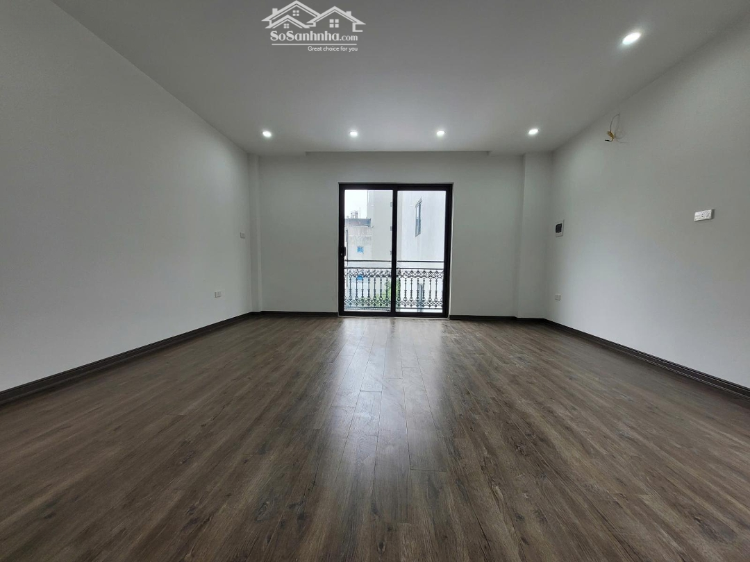 Rất Hiếm Nhà Mới 6 Tầng, Gara Ô Tô, Lô Góc Tại Cự Khối, Long Biên Giá Loanh Quanh 5 Tỷ