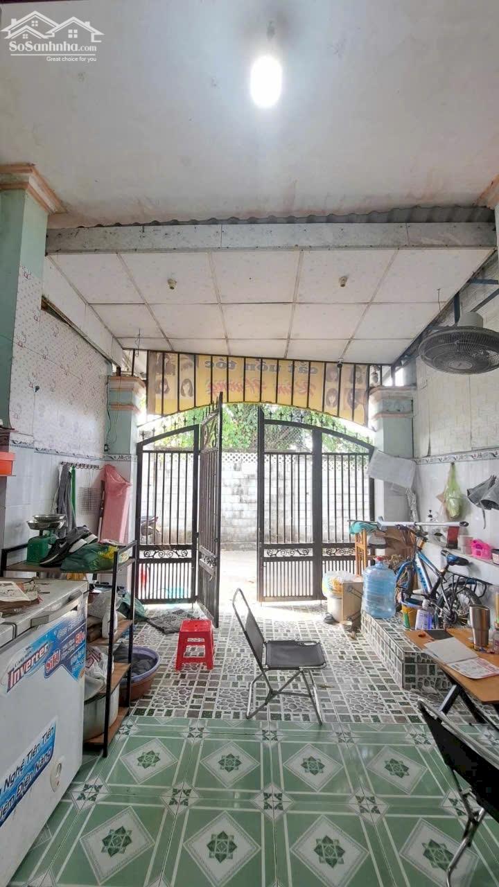 Nhà ngay thuận giao . 1 trêt 1 lầu . DT85m2 ,2 PN. PK . Giá 2ty4