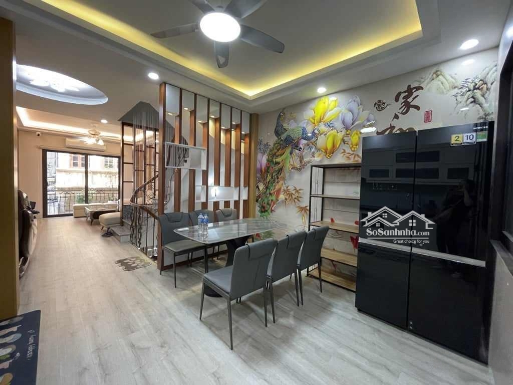Bán Nhà Bát Khối, View Cực Thoáng - 40M2 - 5 Tầng - Giá Bán 5.5 Tỷ