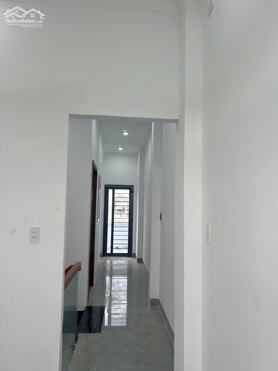 Nhà mặt tiền đường thông 2 lầu 1 trệt mới xây 3.6 tỷ/75 m2, sân ô tô