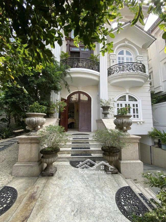 Bán Biệt Thự Đ. Đặng Thùy Trâm, Bình Thạnh -Diện Tích20X20M - 400M2 - 3 Tầng - Giá Bán 28 Tỷ