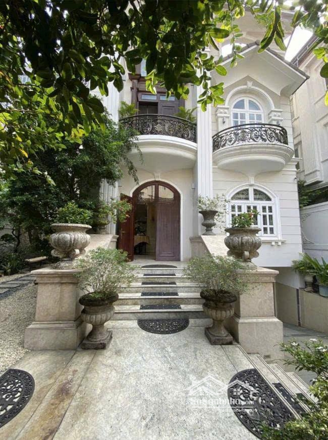 Bán Biệt Thự Đ. Đặng Thùy Trâm, Bình Thạnh -Diện Tích20X20M - 400M2 - 3 Tầng - Giá Bán 28 Tỷ