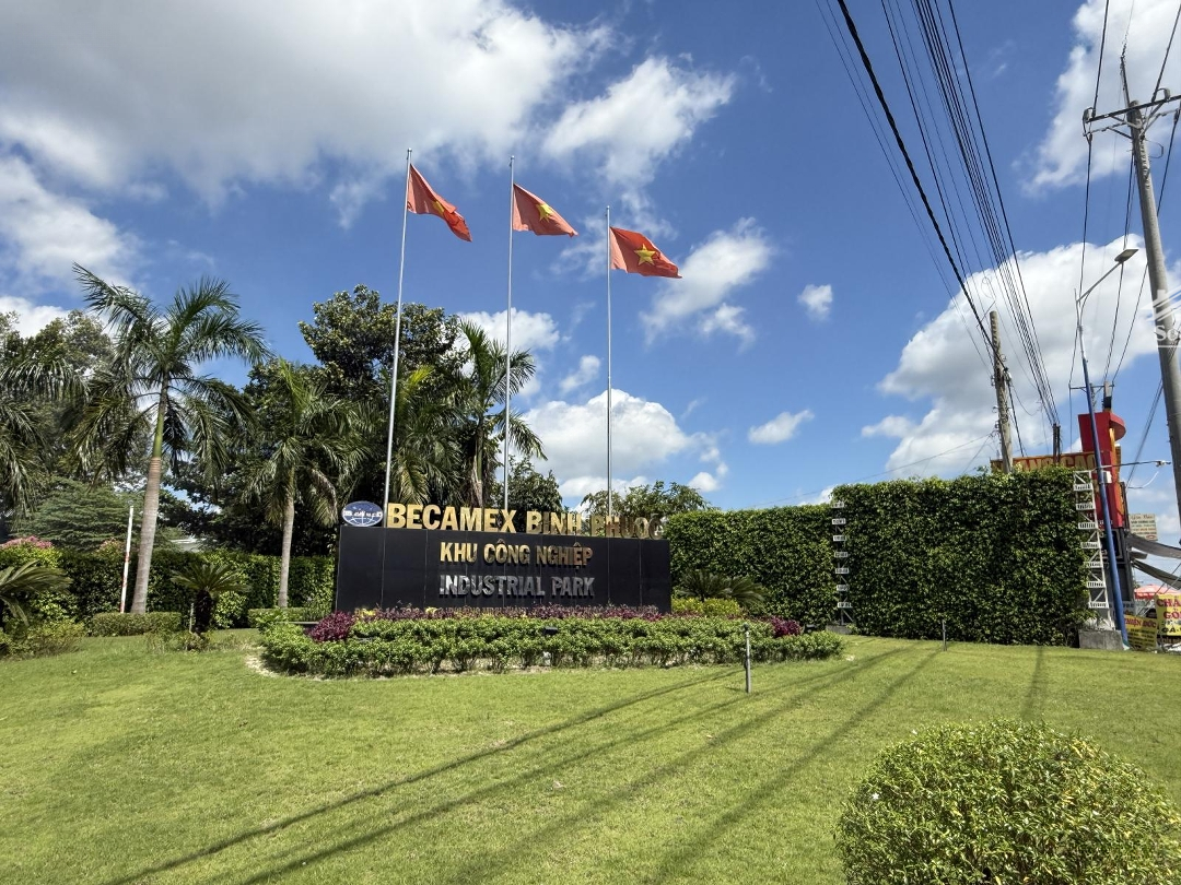 Lô Đất Vàng! Trục Chính 25M Thông Kcn Đối Diện Chợ Trường Giá Giảm 70% Chỉ Còn 495 Triệu/Lo