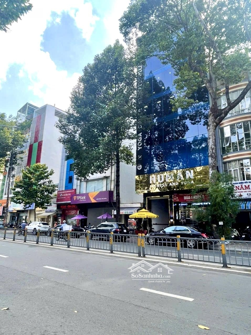 Bán Nhà Mặt Tiền Ngay Trần Hưng Đạo, Quận 1. Diện Tích: 8M X 20M. 1 Hầm 7 Tầng. Giá Bán 95 Tỷ