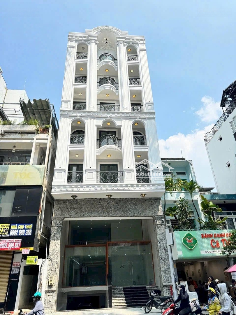 Bán Nhà Mặt Tiền Ngay Trần Hưng Đạo, Quận 1. Diện Tích: 8M X 20M. 1 Hầm 7 Tầng. Giá Bán 95 Tỷ