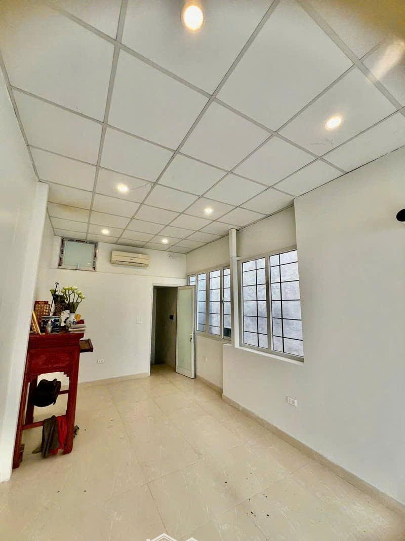 Bán Nhà Mặt Phố Nguyễn Trường Tộ 26M 4 Tầng, Mặt Tiền 3.2.Kinh Doanh Sầm Uất,Thu 30 Triệu/Tháng