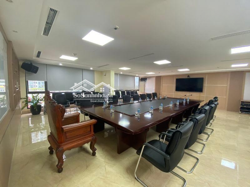 Mặt Phố Hoàng Quốc Việt Toà Building Đẳng Cấp, 9 Tầng Thang Máy, 2 Thoáng, Dòng Tiền Tốt.