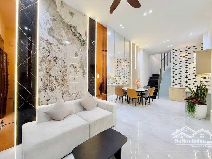 Giảm 350 Triệu! Ngọc Khánh, Ở Luôn Full Nội Thất, Lô Góc 2 Thoáng, Ngõ Thông, Ô Tô 40M,Diện Tích38M 5T