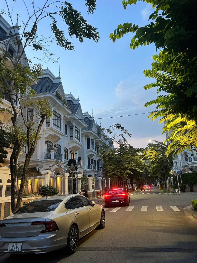 Bán Nhanh Căn Biệt Thự Tại Victoria Village, 193 Triệu/M2, 160M2, 5 Phòng Ngủ 4 Vệ Sinh Q2, Hcm
