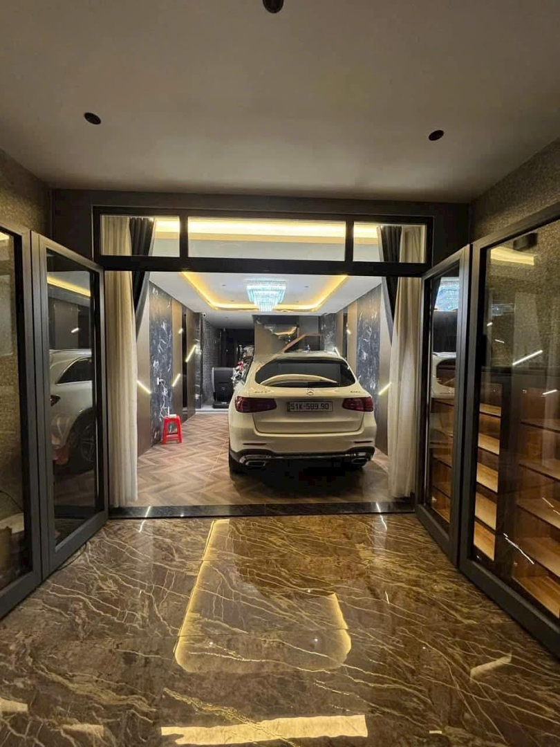 Kẹt Tiền Bán Nhà 2 Tỷ 550 Xây 4 Tầng 40M2 Đường Huỳnh Văn Bánh, Phú Nhuận. Gần Chợ Phú Nhuận, Shr.