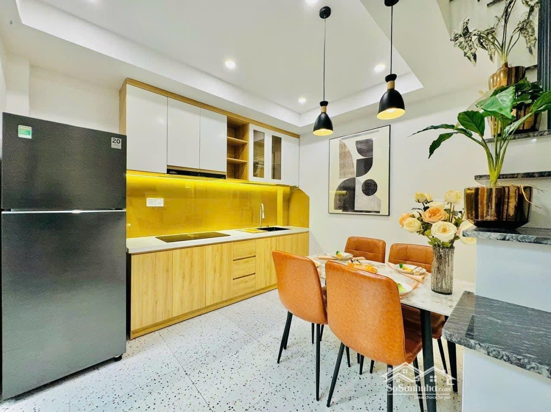 Nhà Đẹp Giá Rẻ! 42M2 Nguyễn Thiện Thuật, P1, Q3. Xây 1 Trệt 1 Lửng 2 Lầu. Gía 2 Tỷ450 Sổ Hồng Riêng