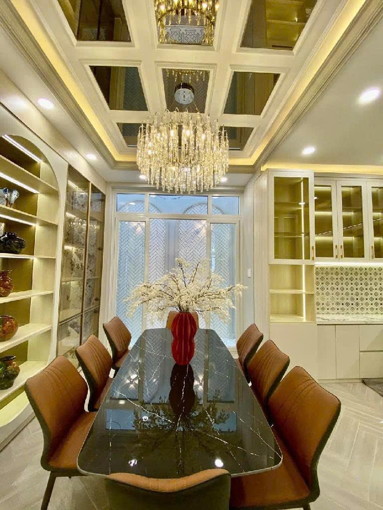 Nhà Riêng Huỳnh Tấn Phát, P.tân Phú, Quận 7,Diện Tích5.5X14M, 5 Phòng Ngủfull Nội Thất. Giá Bán 8.6 Tỷ. Bán