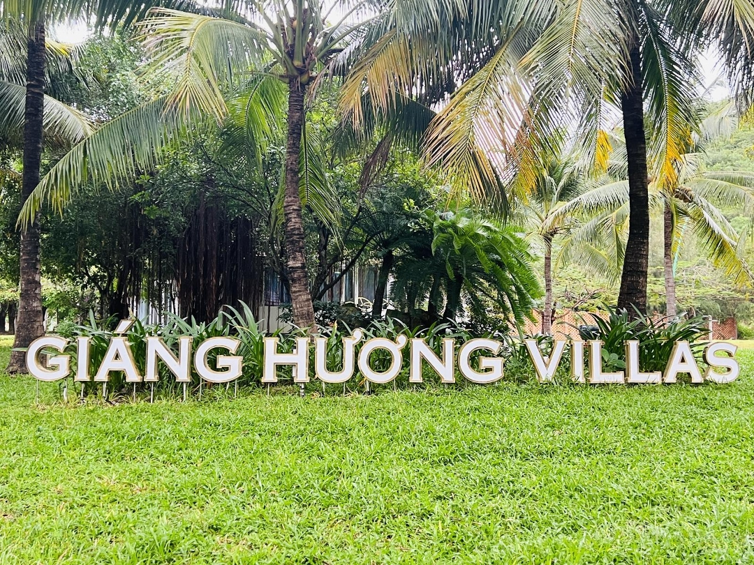 Biệt Thự Giáng Hương Đường Hoa Anh Đào Giá 15 Triệu/M2Diện Tích280M2 Ngang 11.8M . Total 4.2 Tỷ