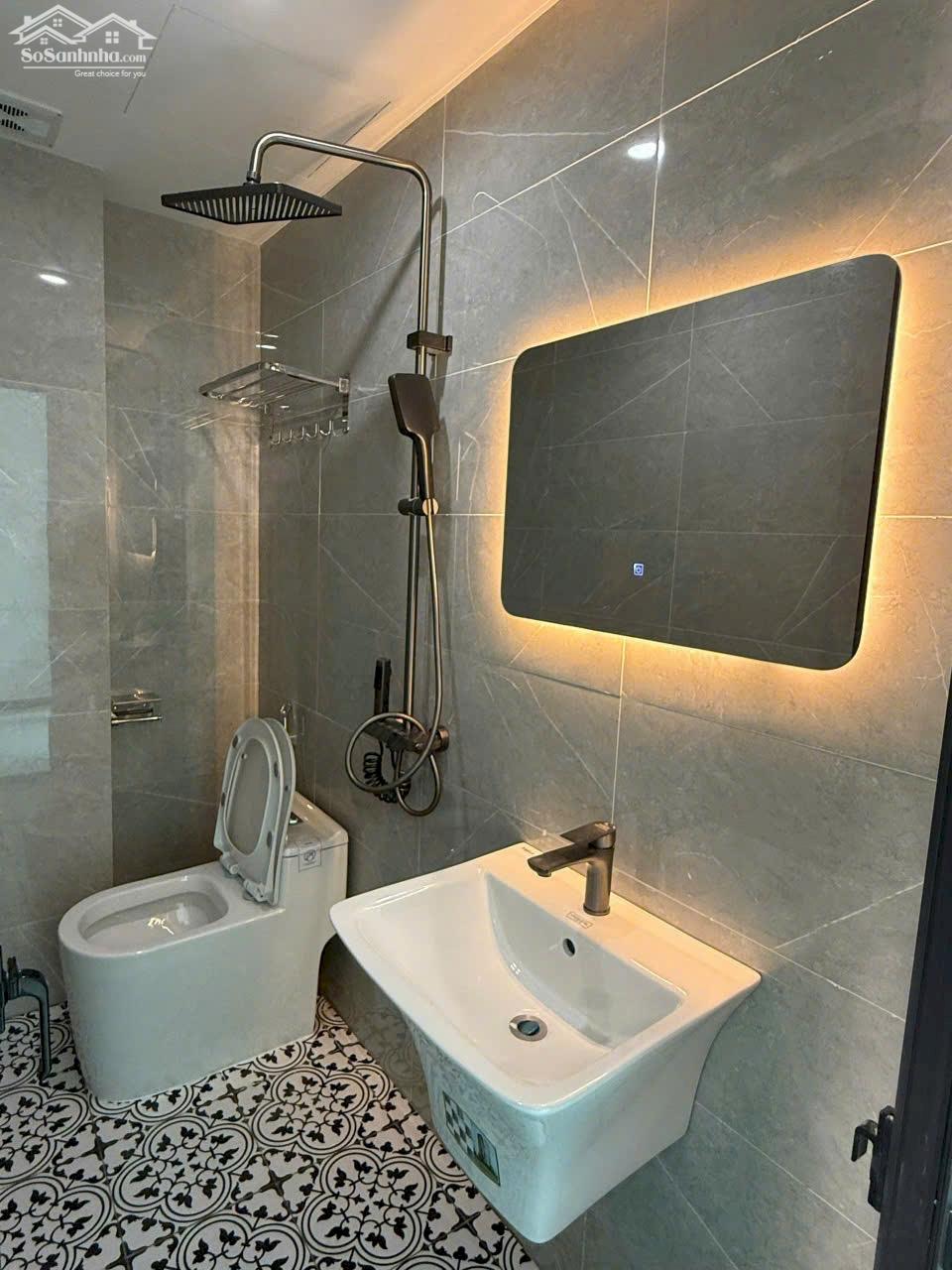 bán nhà cách đại lộ thăng long 200 xung quanh đầy đủ các tiện ích giá 3,75 tỷ