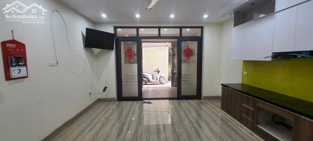 Bán nhà Nguyễn Ngọc Vũ 5 tầng 50m2 MT 5m 50m ra phố, nhà mới, có ô chờ thang máy, ở + cho thuê