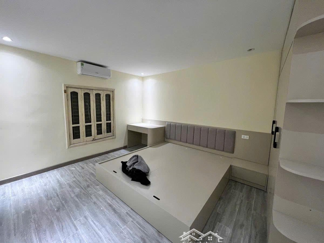 Ngon Bổ Rẻ! Tập Thể Kim Mã, Ba Đình, Tầng 2, View Phố, 100M2 3 Phòng Ngủ 3 Vệ Sinhchỉ 4,4 Tỷ