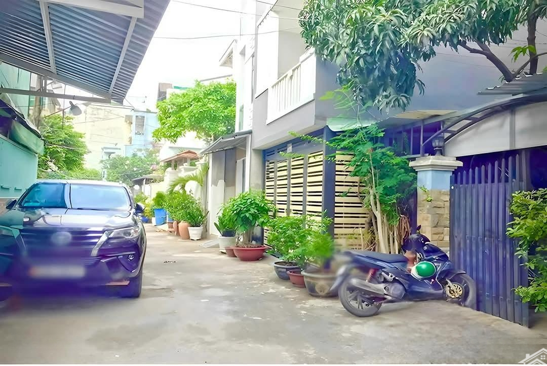 Nhàhẽm Xe Hơi8M Đường Nguyễn Thị Thập