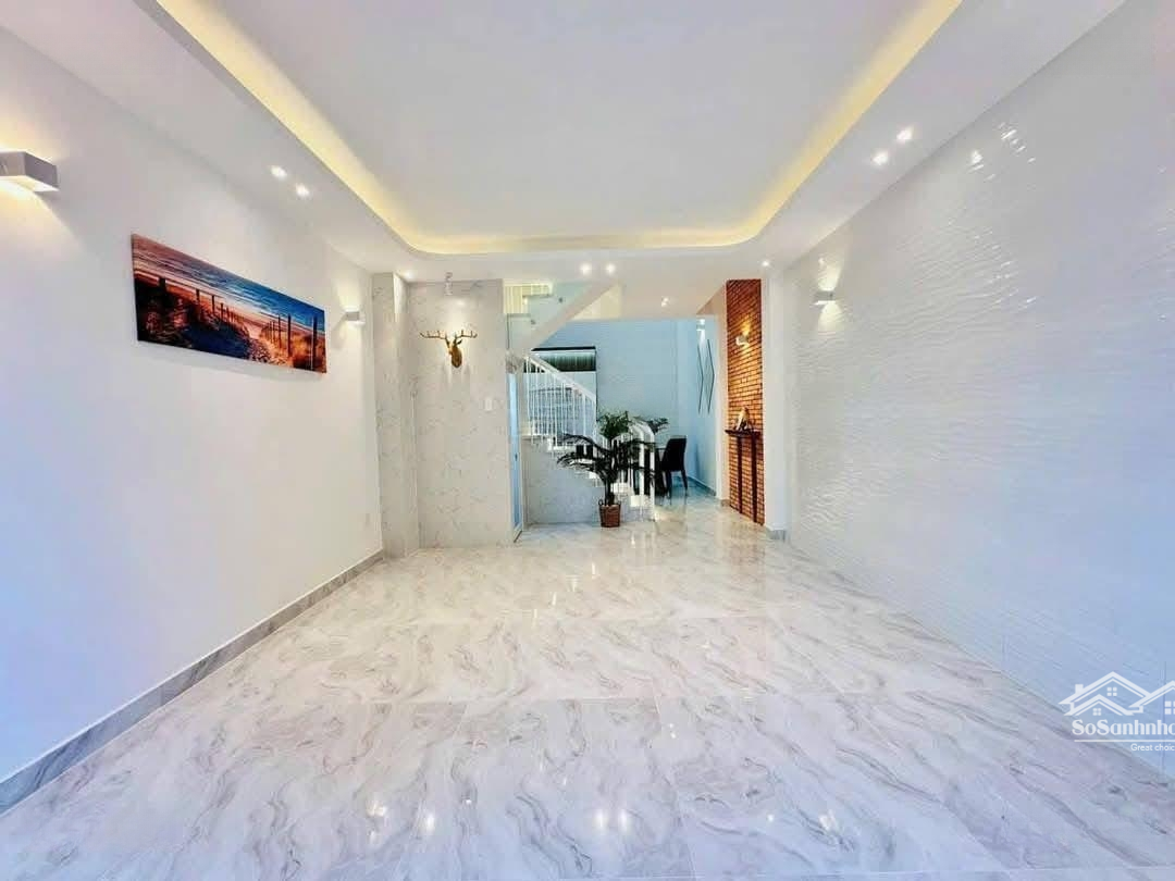 Liên Tục Giảm Mạnh Chỉ Còn 4 Tỷ 650 Nhà 60M2 Ni Sư Liên Huỳnh, Tân Bình. Cách Sân Bay 5P, Sổ Riêng.