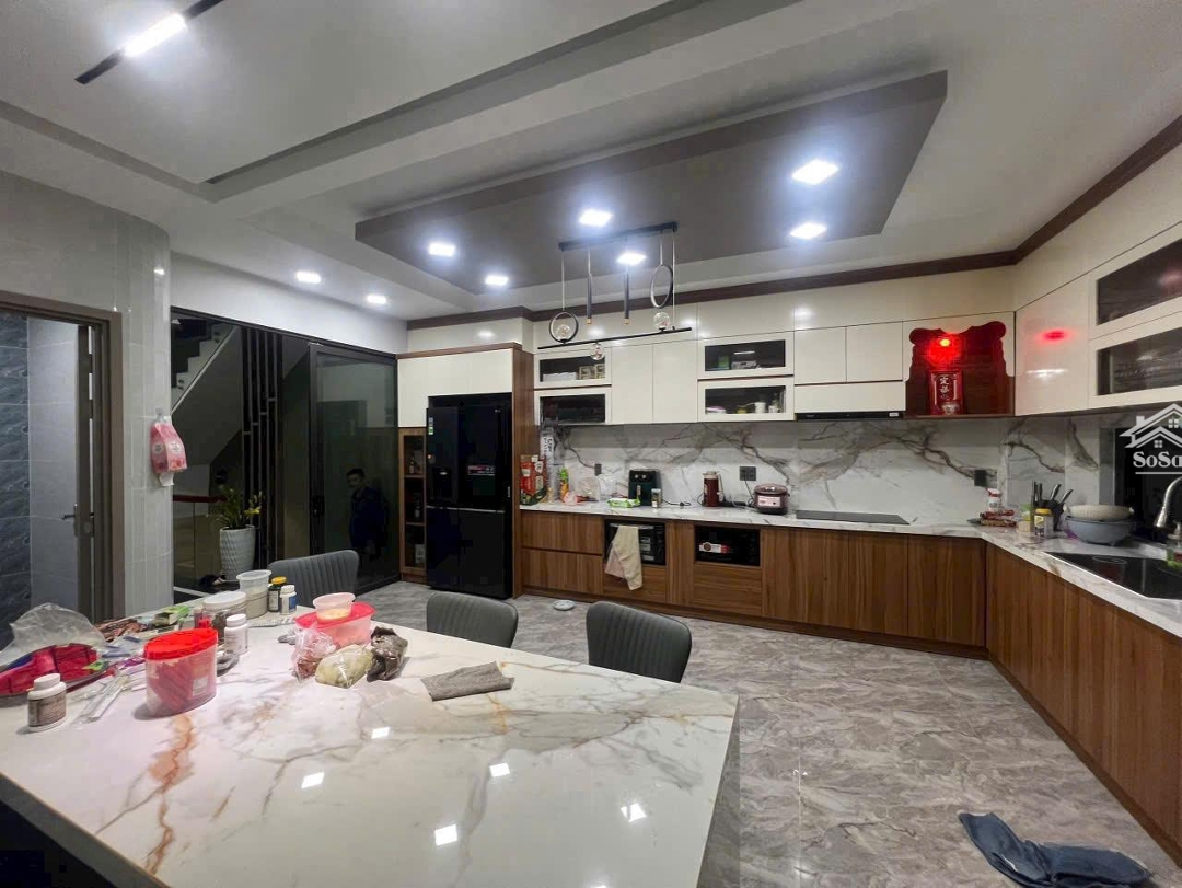 Đường Nhựa 8M Trịnh Đình Trọng ( 5.1 * 22 ) Thang Máy 4 Lầu 14.5 Tỷ - Nhà Siêu Hiện Đại