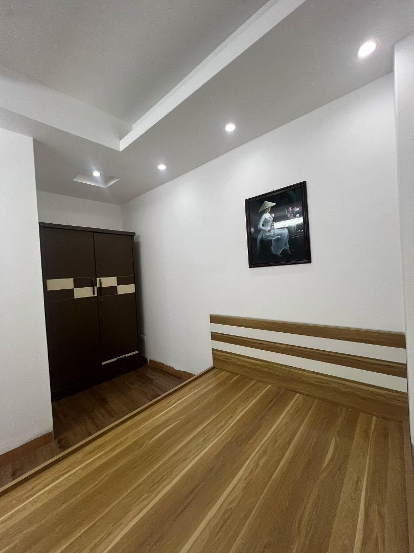 Cần Bán Căn Hộ Ccmn 42M Giá Bán 1. 450 Triệu Phố Hoàng Ngân, Nhân Chính, Thanh Xuân