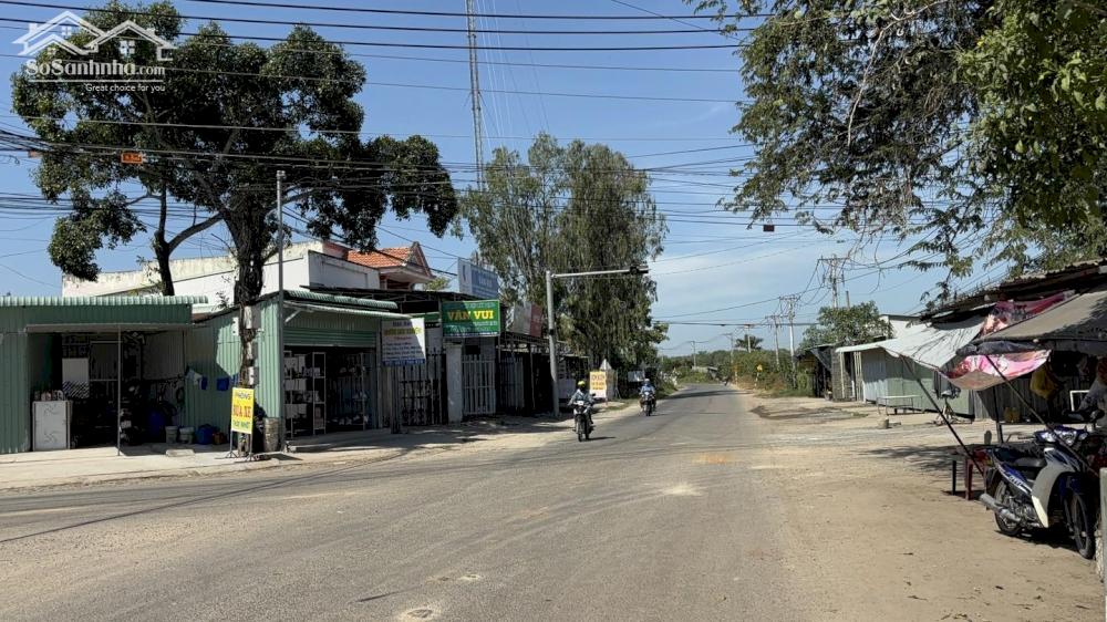 Bán gấp đất xây kho, xưởng nhà cho thuê ngang 40m đường nhựa Hương Lộ 2, Trảng Bàng