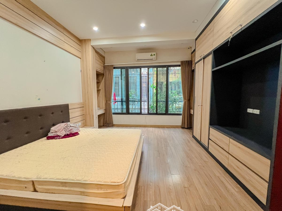 Cần Bán Gấp! Nhà Tây Sơn Ngõ Thông Ô Tô Đỗ Cửa, Gần Phố Nhà Đẹp Về Ở Ngay 50 4 T
