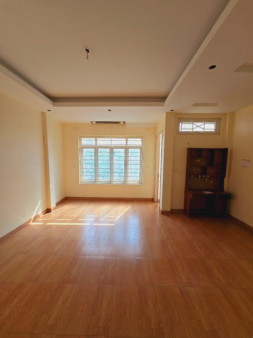 Bán Nhà Ngõ 104 Kẻ Vẽ, Bắc Từ Liêm. Ô Tô 7 Chỗ Để Trong Nhà. 77M2. 4 Tầng.mặt Tiền5,5M. Giá Bán 10.7 Tỷ