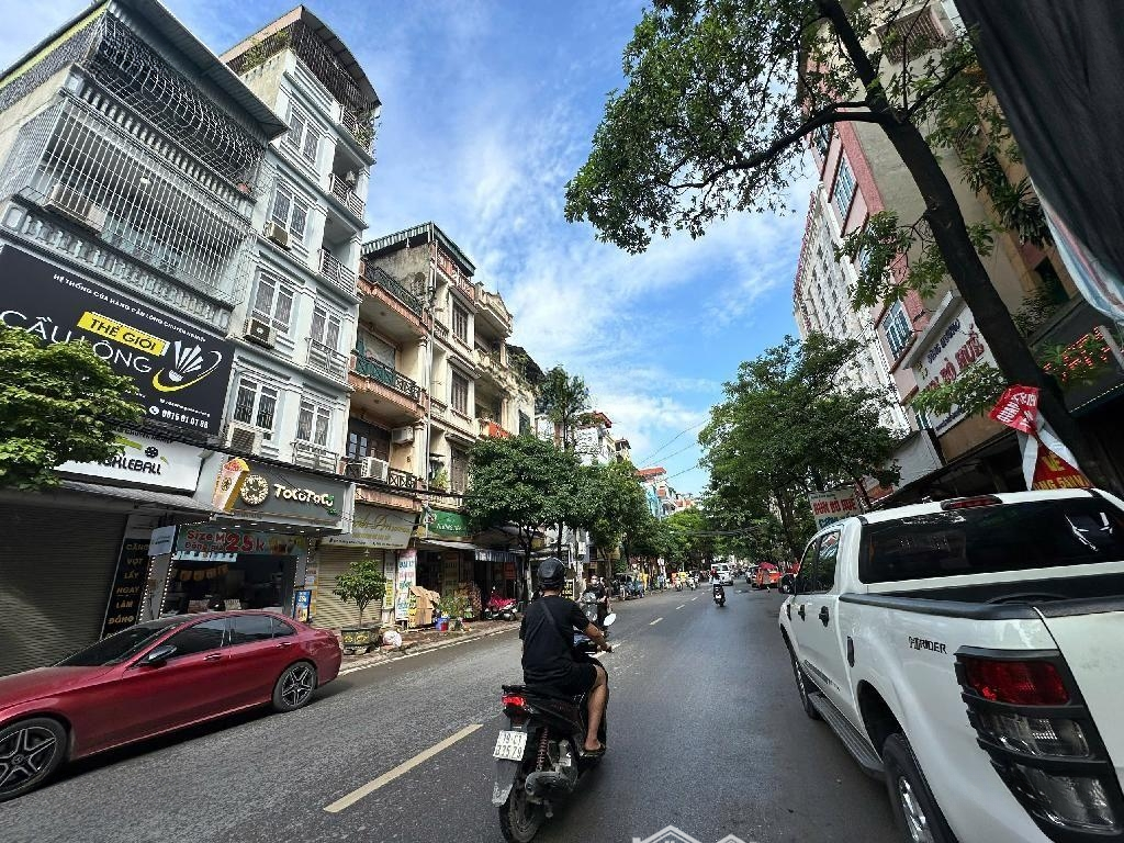 Siêu Phẩm Mặt Phố Chiến Thắng Văn Quan Vỉa Hè 5M - Ngõ Sau Ô Tô Tránh - Thang Máy